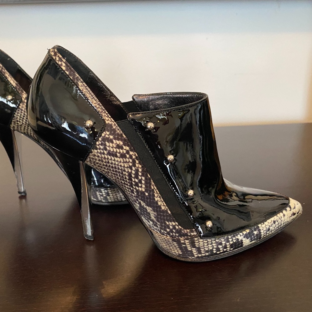 Casadei 7 Black Patent Leather Snakeskin Booties - Picture 8 of 8